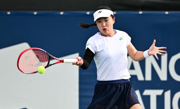 场地虽是简 场地虽是简