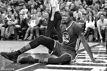 在此次论坛 在此次论坛