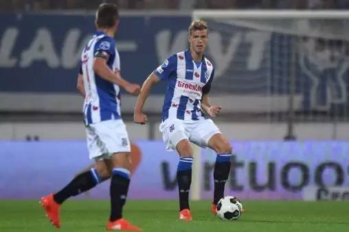 强强对决引 强强对决引