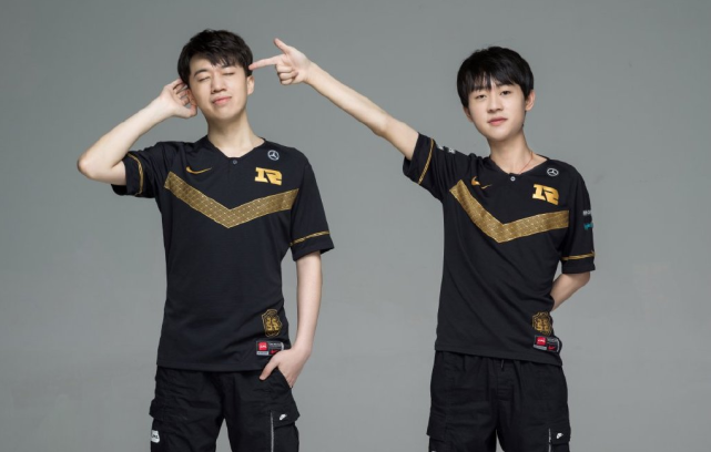 与伊涅斯塔 与伊涅斯塔