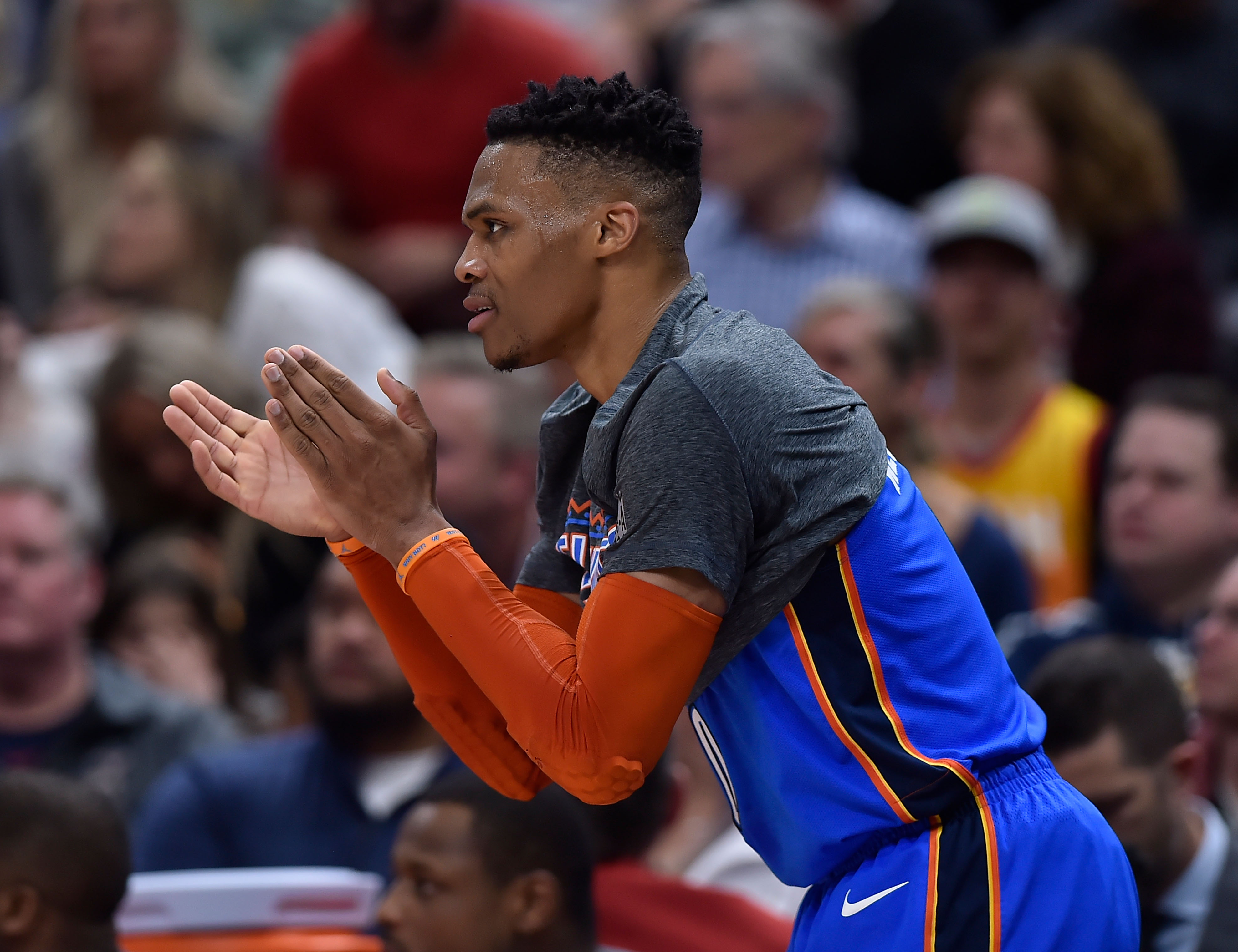 我可以帮你 我可以帮你